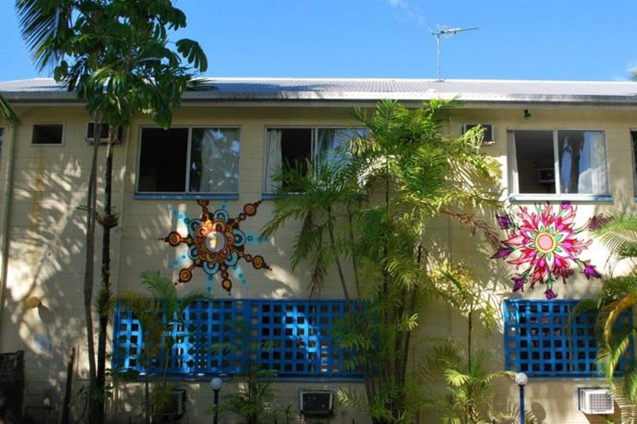 Mad Monkey Village Cairns Exterior foto