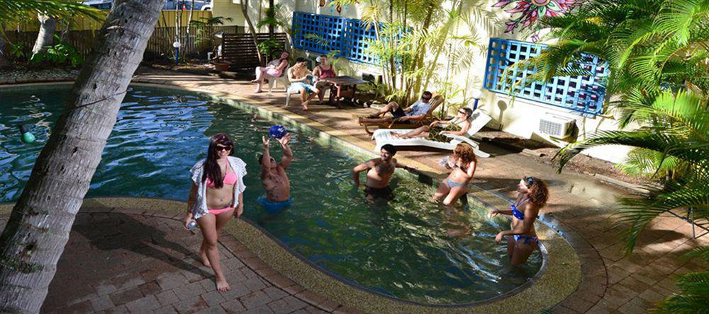 Mad Monkey Village Cairns Exterior foto